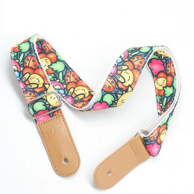 sangle de guitare enfant avec motifs lapins et coccinelles