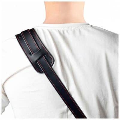 sangle de guitare réglable en cuir véritable 120-145cm vue arrière portée