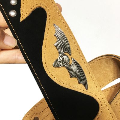 Sangle de guitare noir et camel en nubuck cloutée