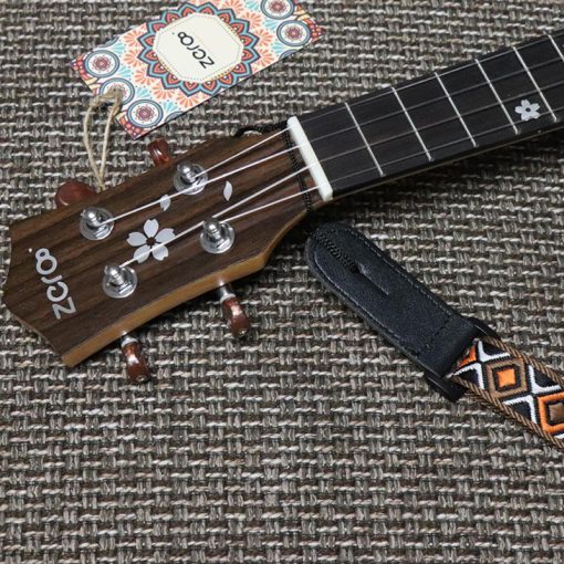 détails accroche de sangle pour ukulele en coton tissé