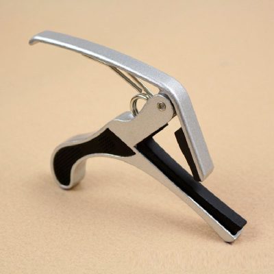 Capodastre pour guitare universel - couleur gris