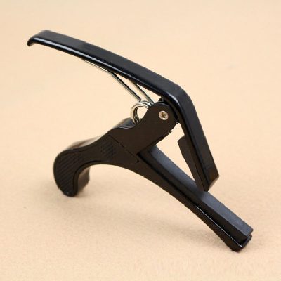 Capodastre pour guitare universel - couleur noir