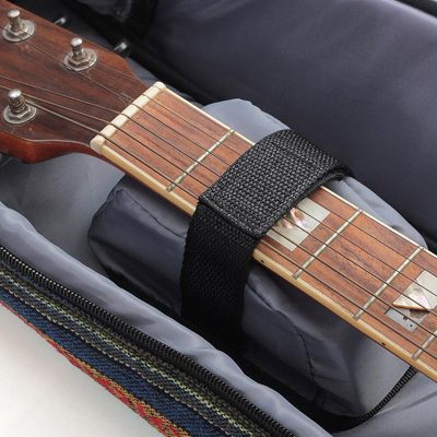 maintient de la Housse guitare pour guitare accoustique au look vintage
