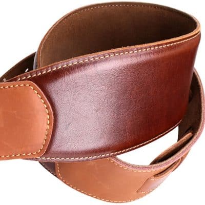 détails cuir de la Sangle de luxe dans deux cuirs bruns