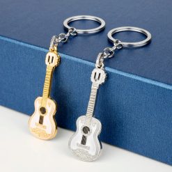 Porte-clé guitare acoustique dorée ou argentée