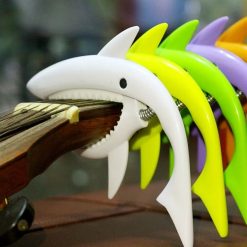 Capodastre en Plastique en forme de requin - 5 couleurs fluo