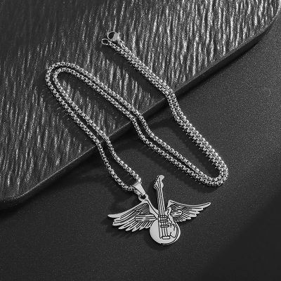 vue complète et détaillée du Pendentif Guitare Aile d'Ange