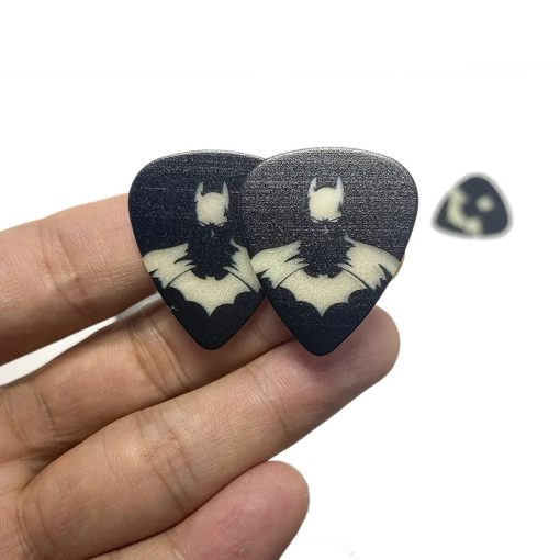 détails completes des Médiators de guitare à motif Chauve-Souris