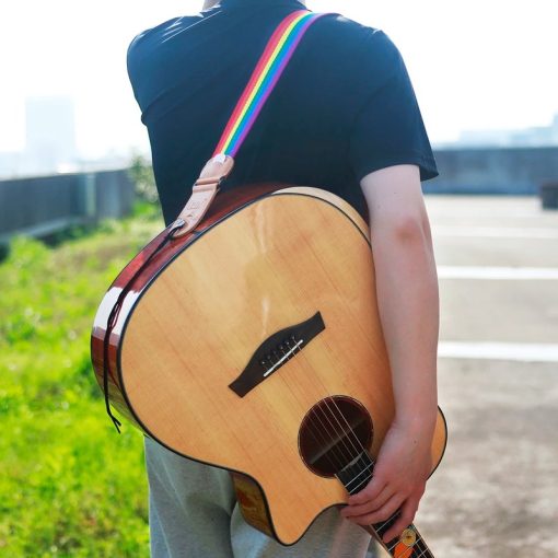 Vue portée de la Sangle Guitare Arc-en-Ciel Rainbow