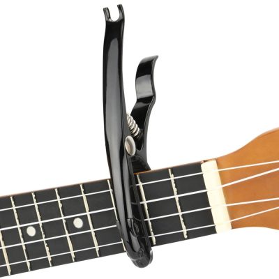 Vue détaillée Capodastre en métal en alliage de zinc en forme de Léopard