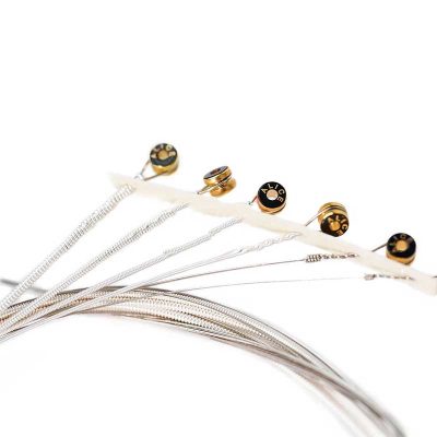 Vue détaillée Cordes pour Guitare Acoustique - Cuivre Plaqué Argent, Basse Profonde et Durable et Harmoniques Riches