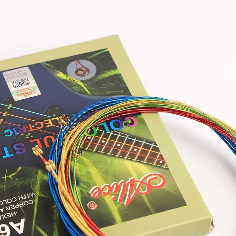 Vue générale Cordes de Basse Électrique - Cordes Pour Pratique & Performance, Aspect Brillant et Coloré