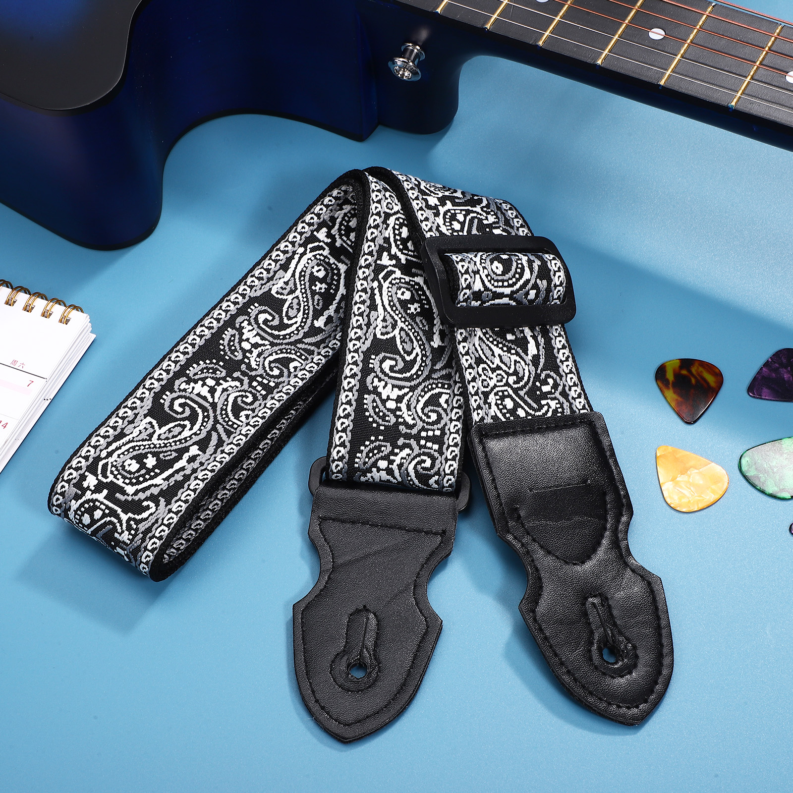 Détails de la Magnifique Sangle Guitare Rock 'Paisley Noir Élégance'