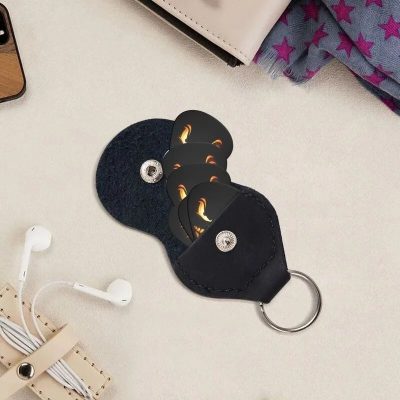 Vue complète du Lot de 6 Médiators Sourire Malicieux du Crépuscule avec étui offert