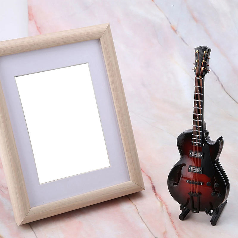 Avant Guitare Miniature 'Red Velvet Jazz'