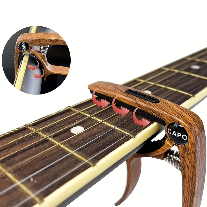 Capodastre Guitare Universel avec - Extracteur & Médiator Gravé - Modèle Grip Précis