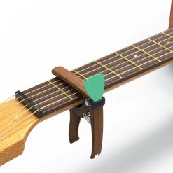 Capodastre Guitare Universel avec Support Médiator Modèle GripPick Pro Couleur Marron