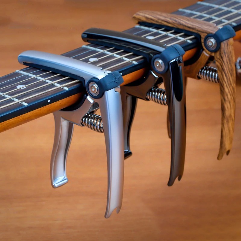 Capodastre Guitare à Ressort – Métal Ultra-Résistant Style Classique