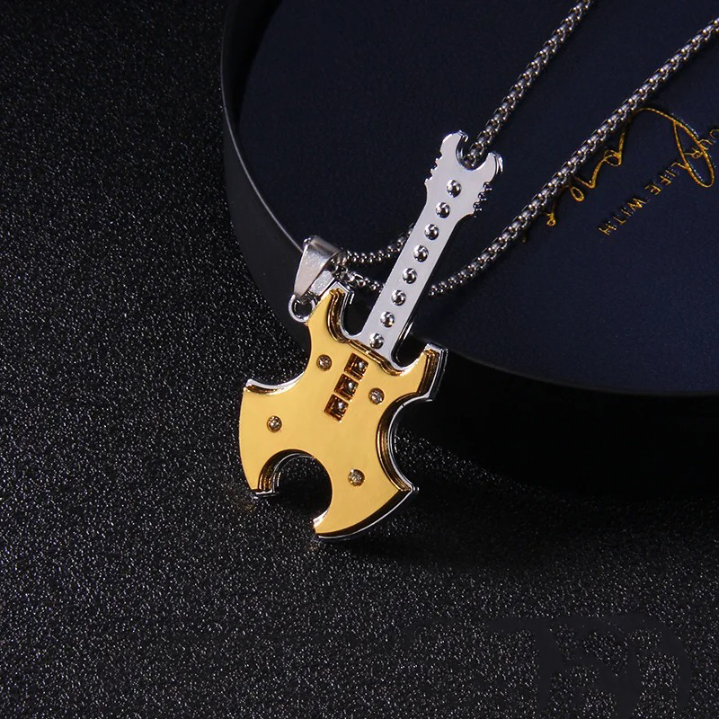 Pendentif Guitare Rock - Battle Axe Dorée