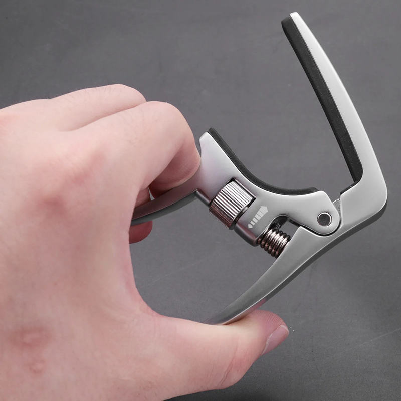 Vue latérale Capodastre de Guitare Modèle Trigger Pro - Tension Réglable !
