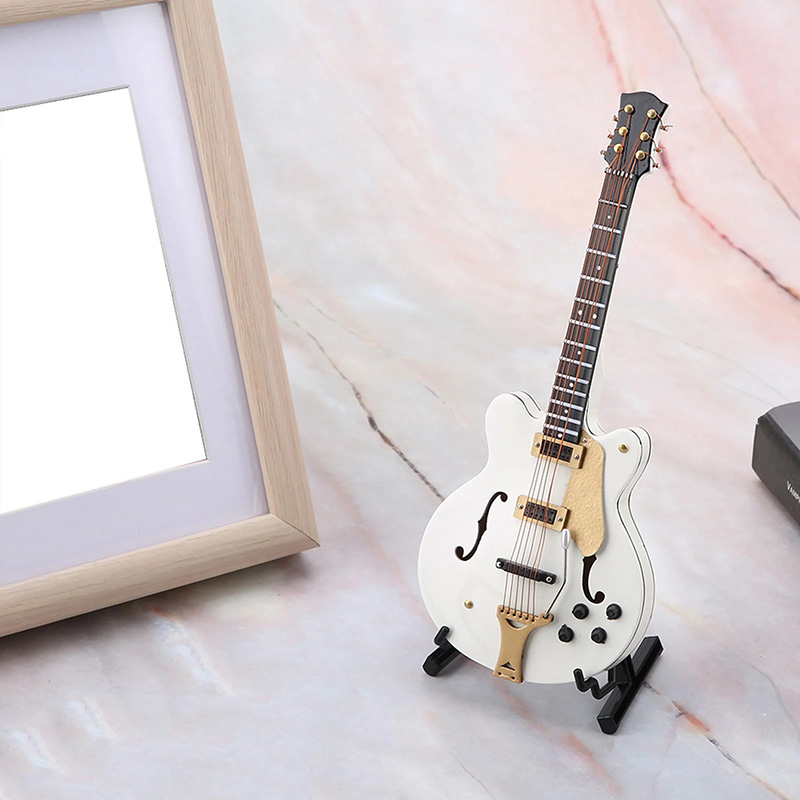 Mini Guitare Électrique Hollow Blanche Modèle Collector - avec Finitions Or et Support