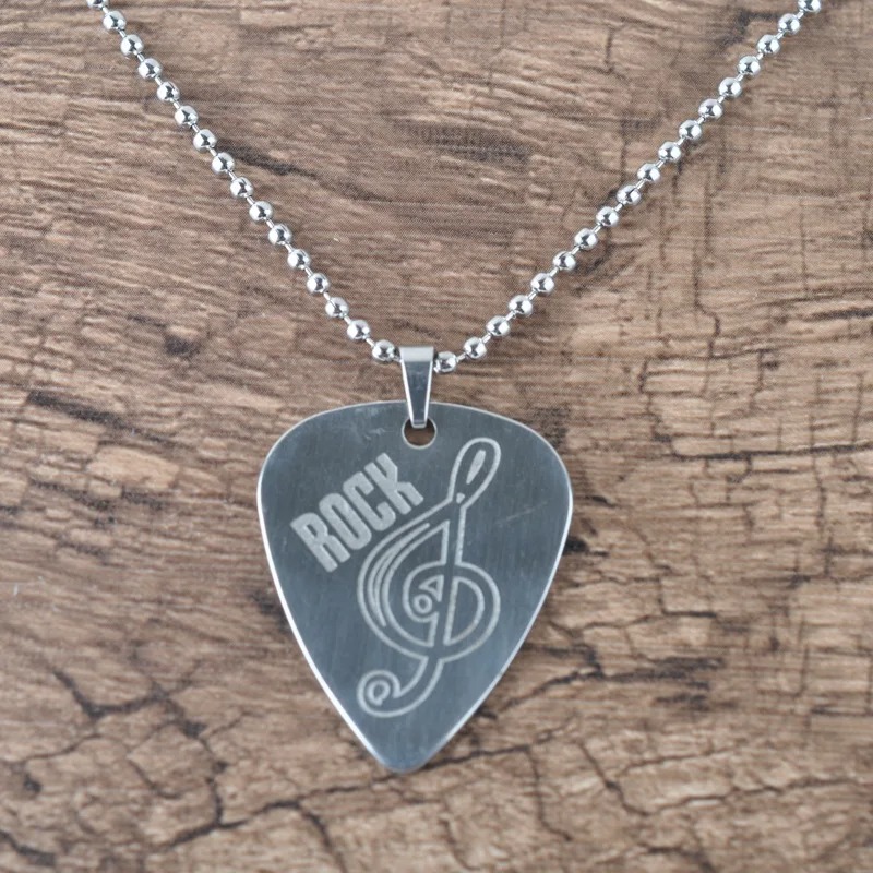 Collier Médiator Rock Clé de Sol et Inscription “ROCK” Gravées en Acier Inoxydable 316L