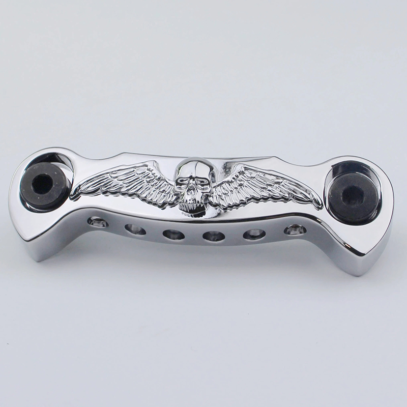 Cordier Guitare Électrique Crâne Ailé Métallique “Wings of Death” Couleur Argent