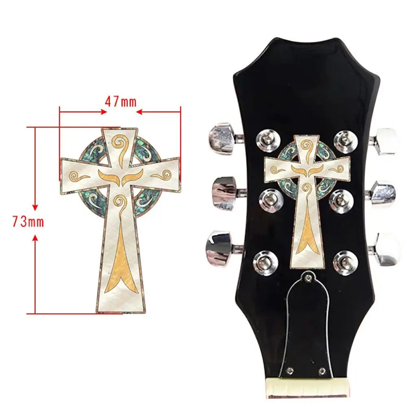 Dimensions Autocollant de Tête de Guitare Croix Céleste - Motif Nacré Doré 47×73 mm