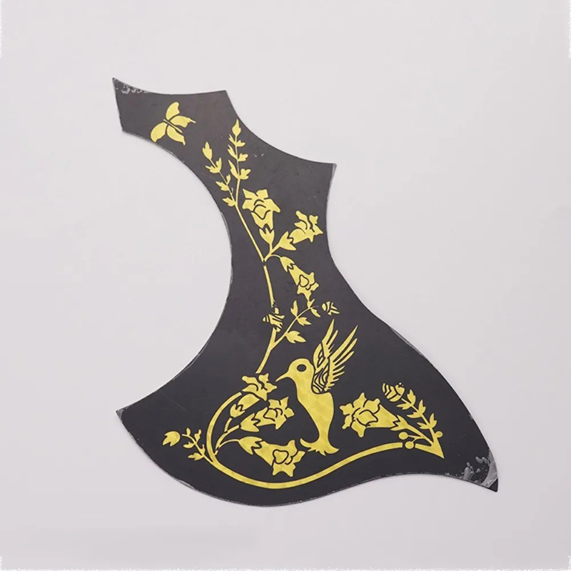 Pickguard « Vol du Colibri Doré » – Protection Décorative pour Guitare Acoustique Couleur Or