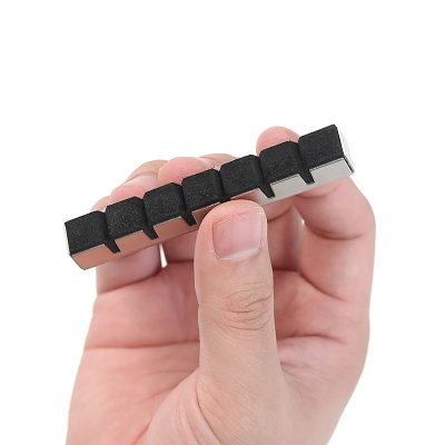 Vue de Face Porte-Médiators & Mute de Cordes “Rose Vintage” - Accessoire 2-en-1 pour Guitare Acoustique & Folk