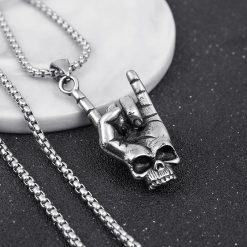 Avant Collier avec Pendentif Tête de Mort Main Rock “Devil Horns”