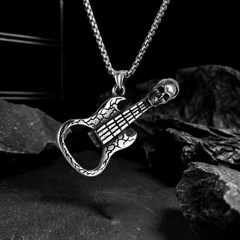 Collier avec Pendentif Guitare Tête de Mort Rock “Skullcaster”