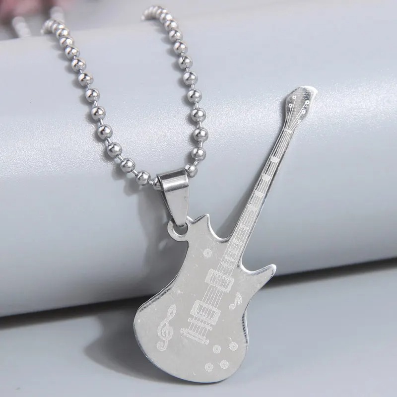 Collier avec Pendentif Guitare Gravée Rock “Melody Blade” - Couleur Argent