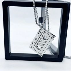 Vue de Face Collier Musique Cassette Retro Mixtape Vintage