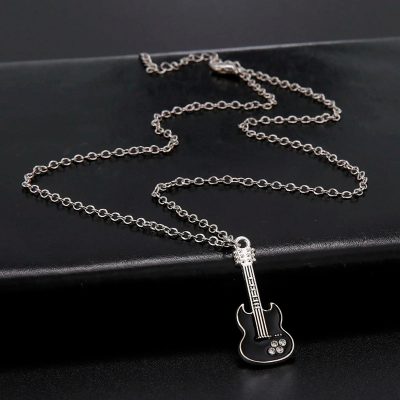 Vue de Face Collier avec Pendentif Guitar Rock Noir & Cristal “Mini SG”