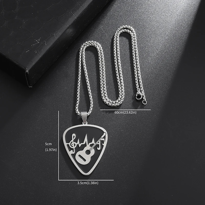 dimensions du Gros pendentif médiator en métal