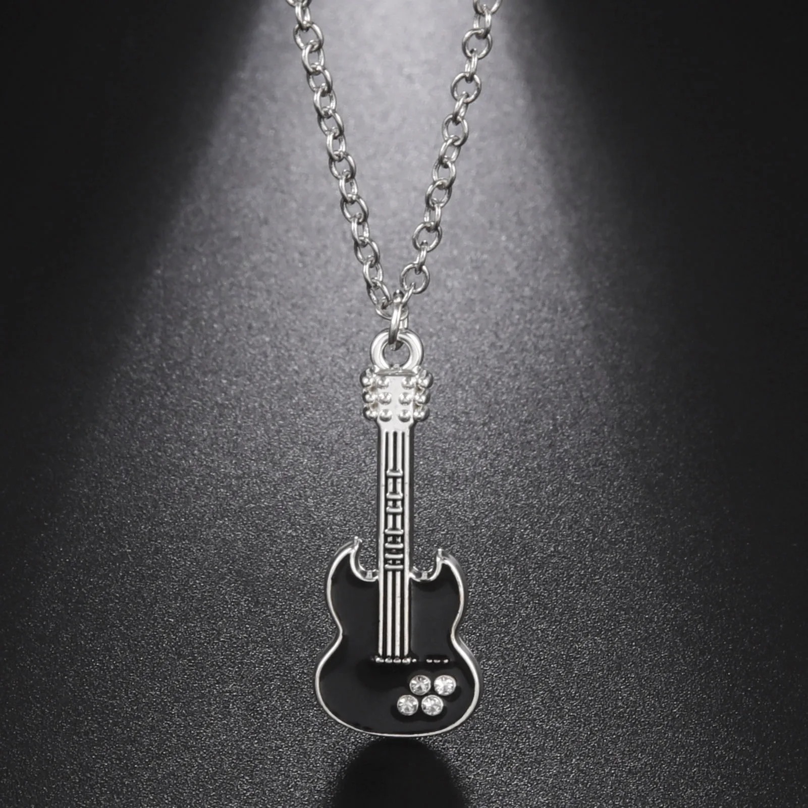 Collier avec Pendentif Guitar Rock Noir et Cristal “Mini SG”