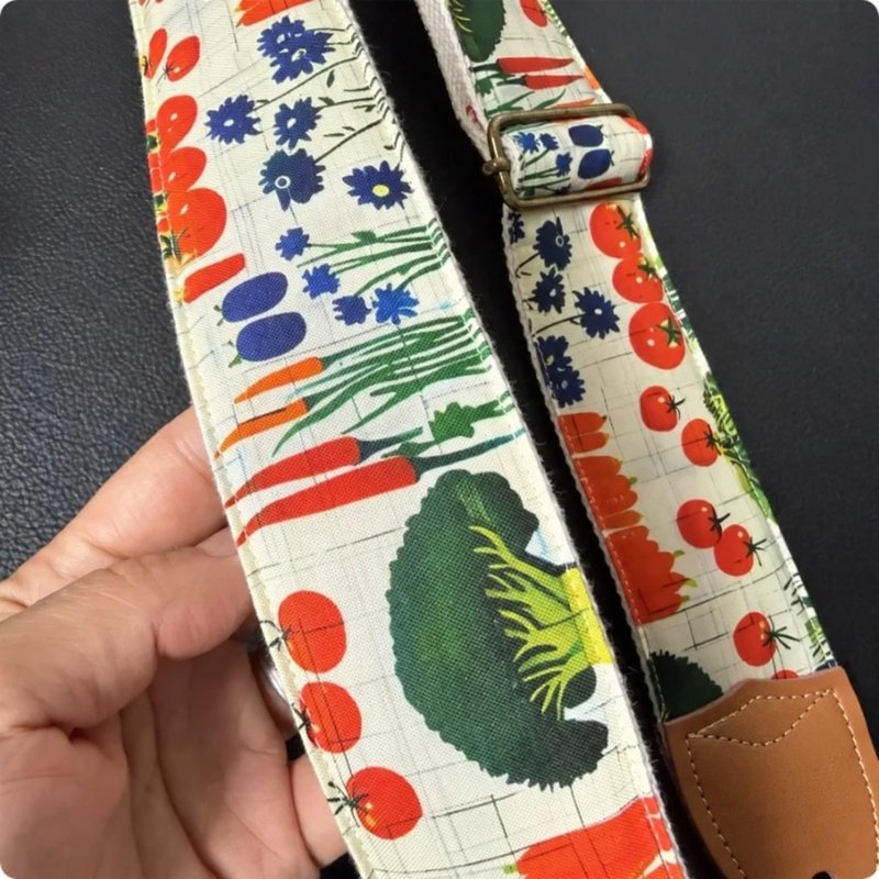 Sangle guitare Jardin du Potager en coton imprimé légumes avec boucle de réglage en métal