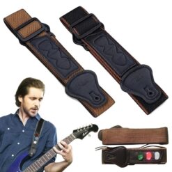 Guitariste portant la sangle de guitare Vintage Road avec porte-médiators intégré